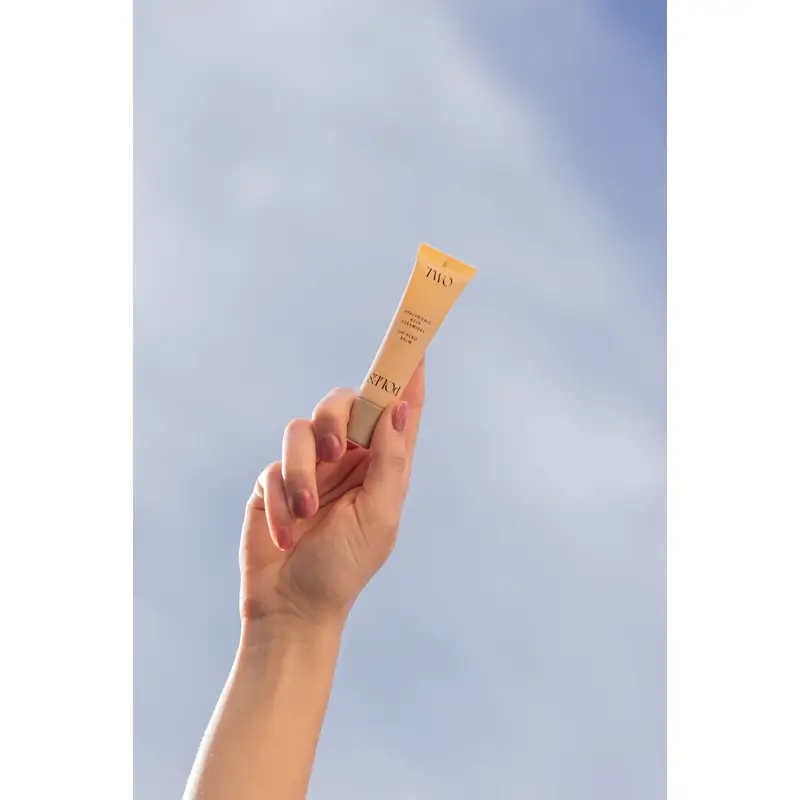 Two Poles Lip Hero Balm Untinted , 11 ml - Image 4